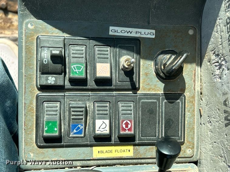 image for item NR9027 2005 Bobcat 442C  mini excavator