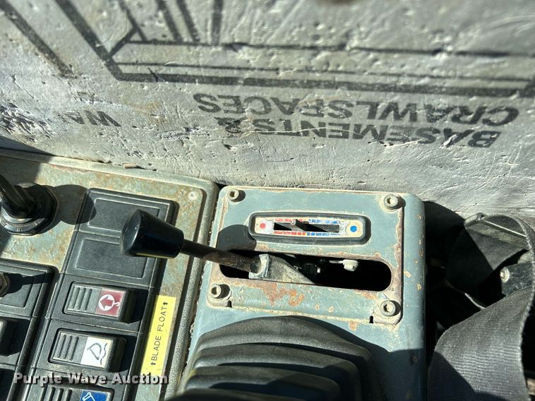 image for item NR9027 2005 Bobcat 442C  mini excavator