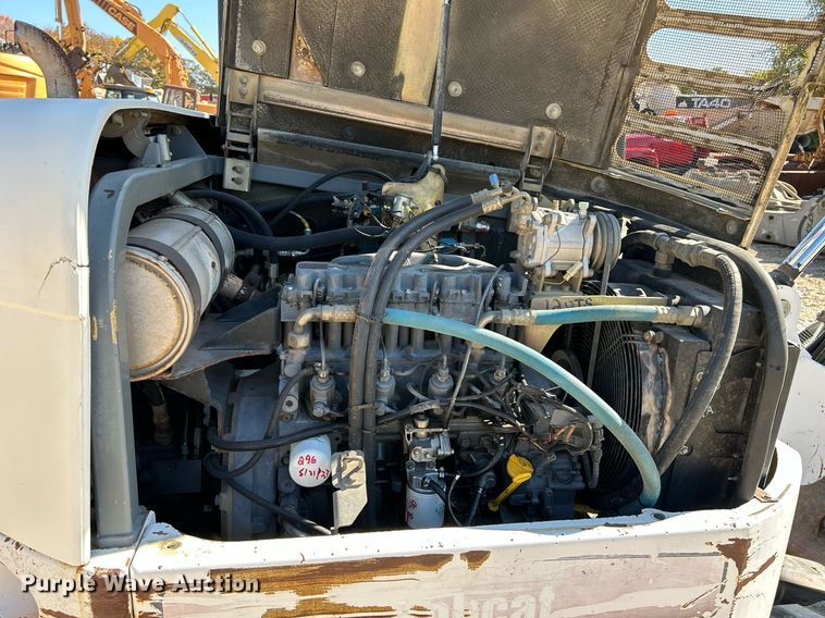 image for item NR9027 2005 Bobcat 442C  mini excavator