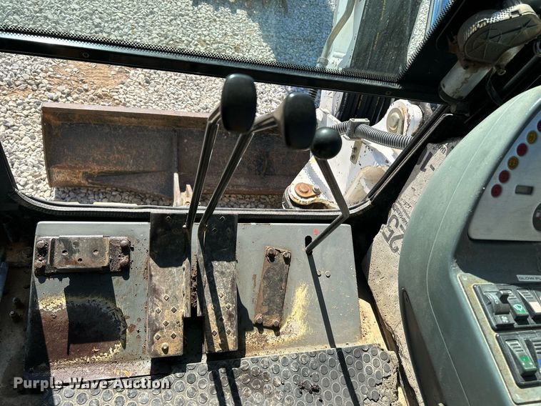 image for item NR9027 2005 Bobcat 442C  mini excavator