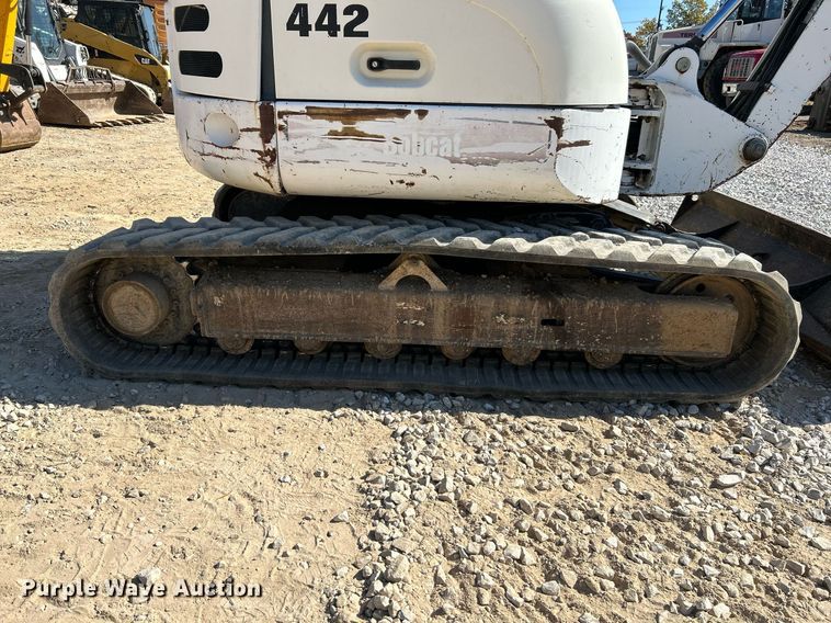 image for item NR9027 2005 Bobcat 442C  mini excavator