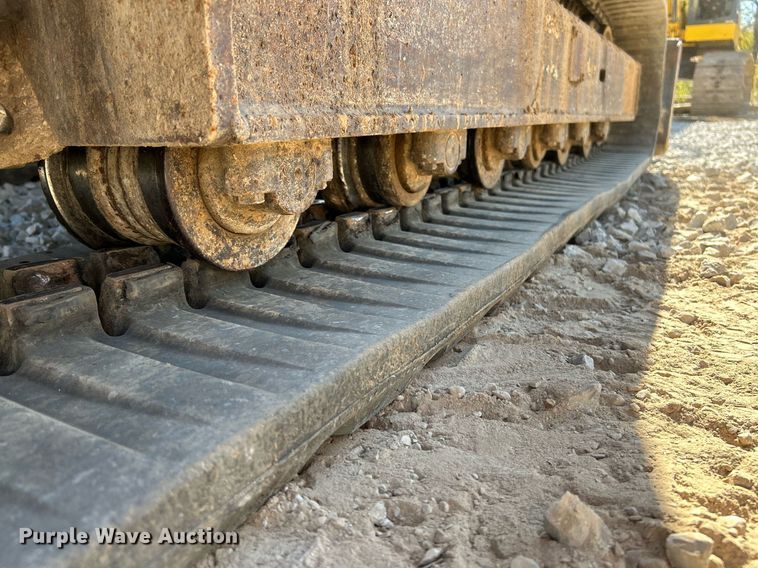 image for item NR9027 2005 Bobcat 442C  mini excavator