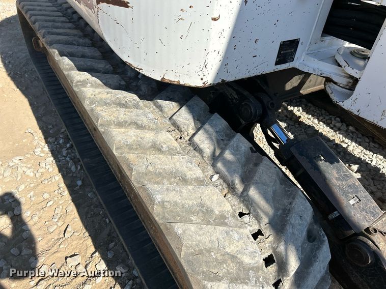 image for item NR9027 2005 Bobcat 442C  mini excavator