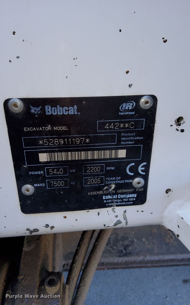 image for item NR9027 2005 Bobcat 442C  mini excavator