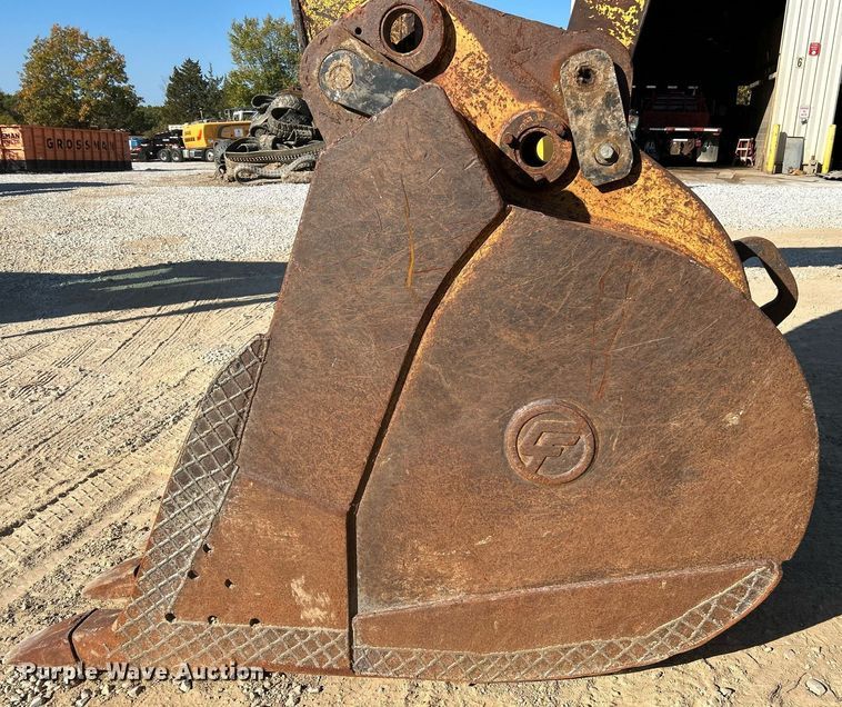 image for item NR9028 2000 New Holland EC600  excavator