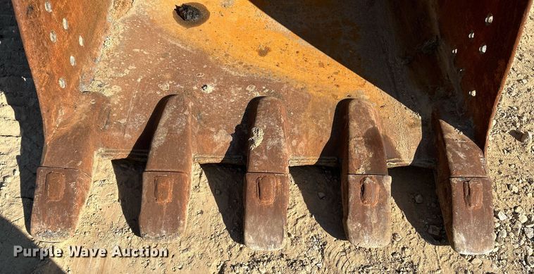 image for item NR9028 2000 New Holland EC600  excavator