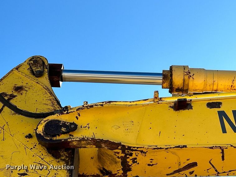 image for item NR9028 2000 New Holland EC600  excavator