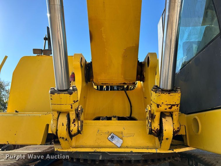 image for item NR9028 2000 New Holland EC600  excavator