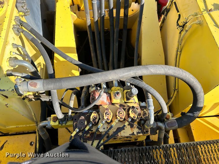 image for item NR9028 2000 New Holland EC600  excavator