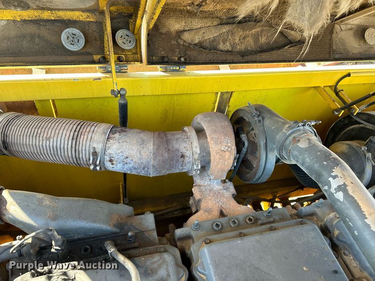 image for item NR9028 2000 New Holland EC600  excavator