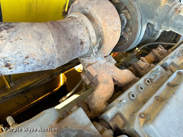 image for item NR9028 2000 New Holland EC600  excavator