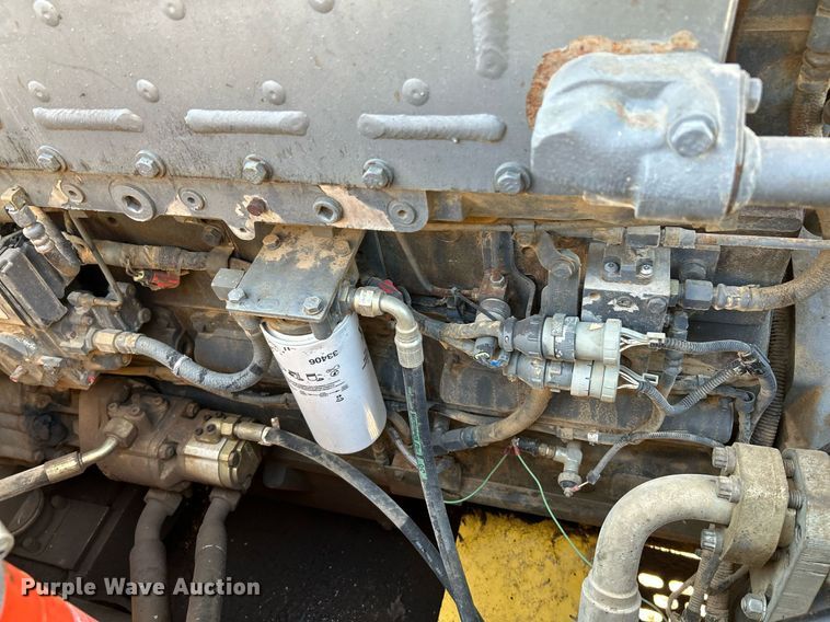 image for item NR9028 2000 New Holland EC600  excavator