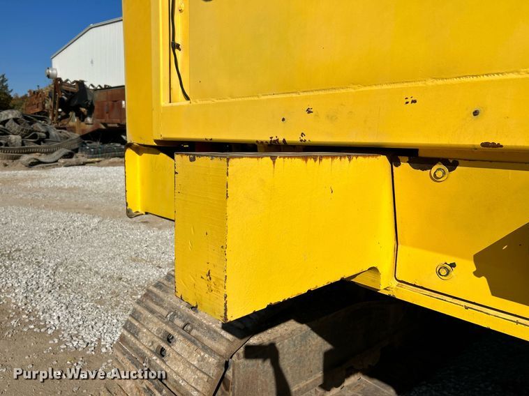 image for item NR9028 2000 New Holland EC600  excavator