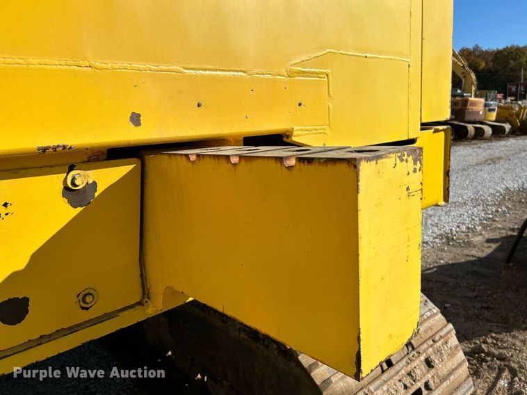 image for item NR9028 2000 New Holland EC600  excavator