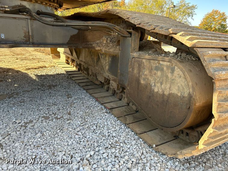 image for item NR9028 2000 New Holland EC600  excavator