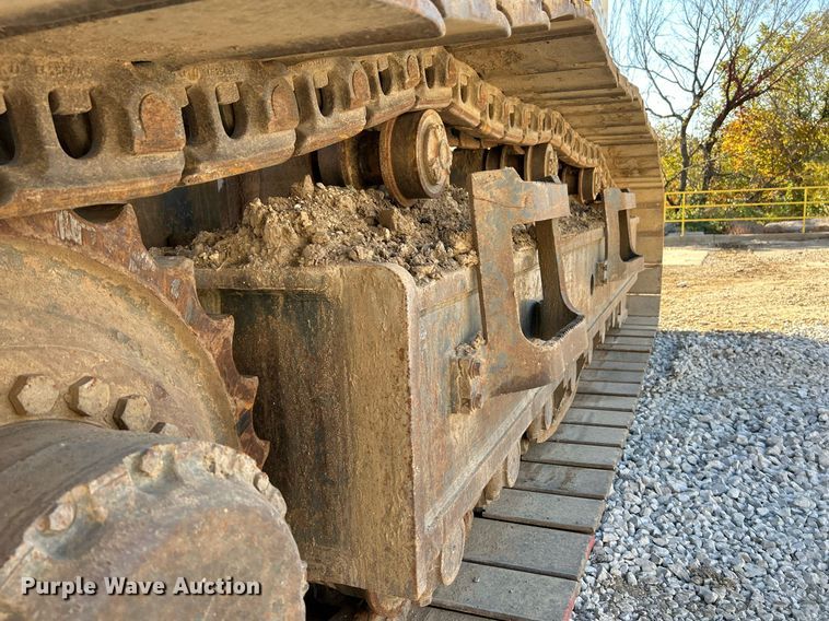 image for item NR9028 2000 New Holland EC600  excavator