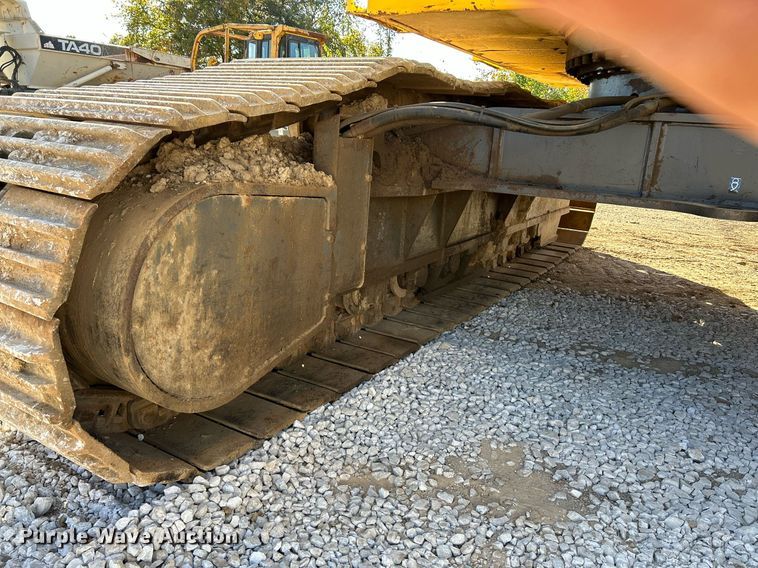 image for item NR9028 2000 New Holland EC600  excavator