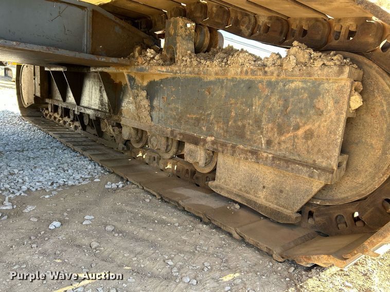 image for item NR9028 2000 New Holland EC600  excavator