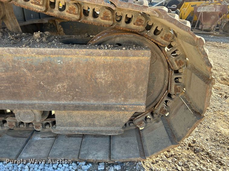 image for item NR9028 2000 New Holland EC600  excavator