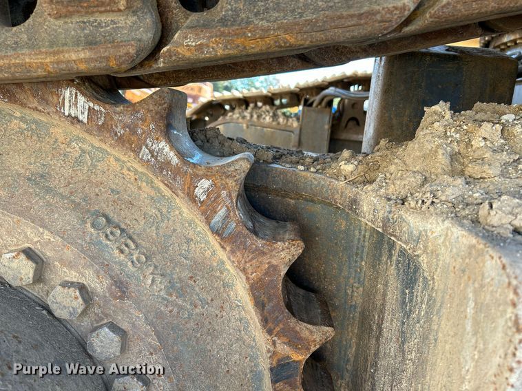 image for item NR9028 2000 New Holland EC600  excavator