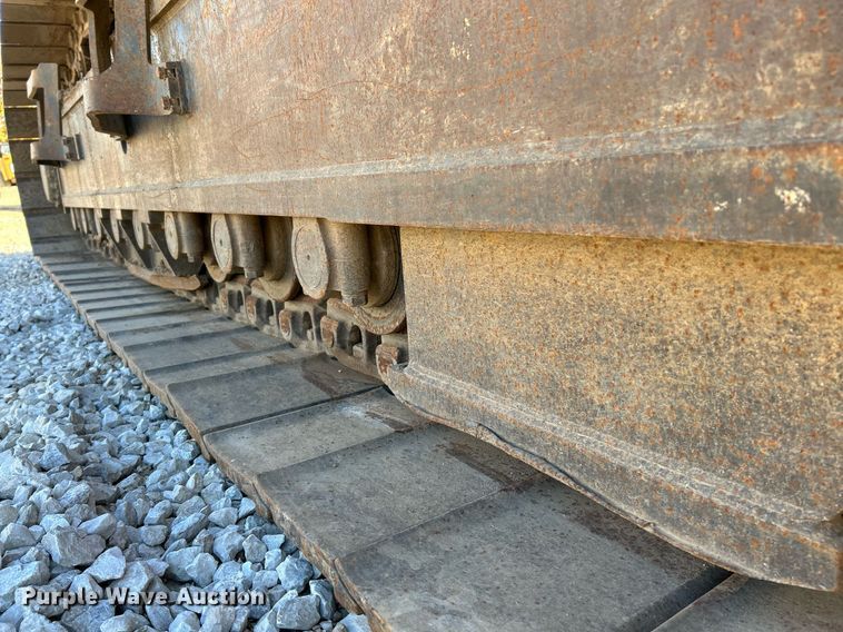 image for item NR9028 2000 New Holland EC600  excavator