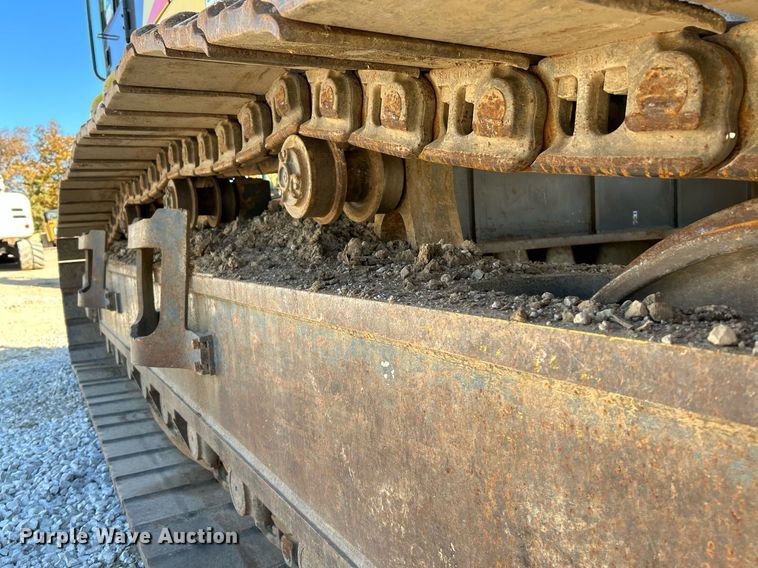 image for item NR9028 2000 New Holland EC600  excavator