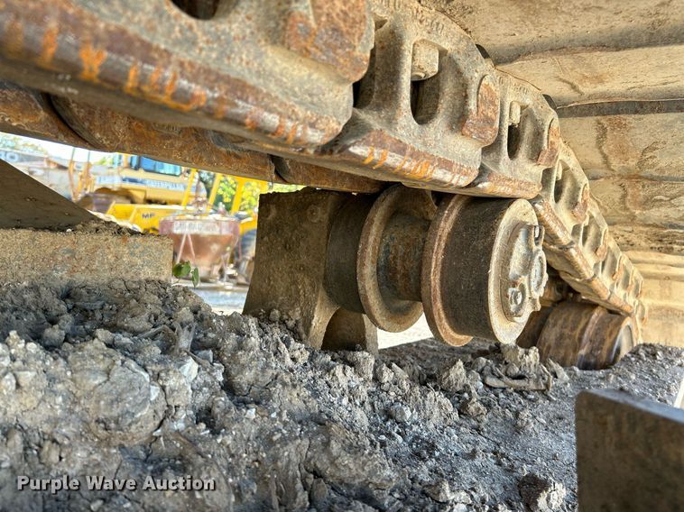 image for item NR9028 2000 New Holland EC600  excavator