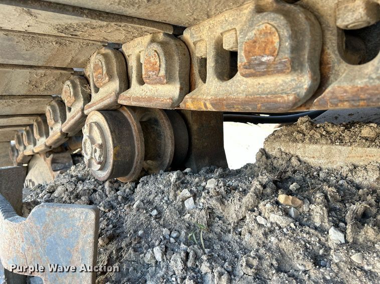 image for item NR9028 2000 New Holland EC600  excavator