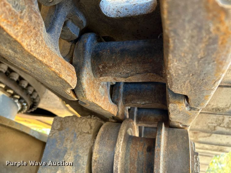 image for item NR9028 2000 New Holland EC600  excavator