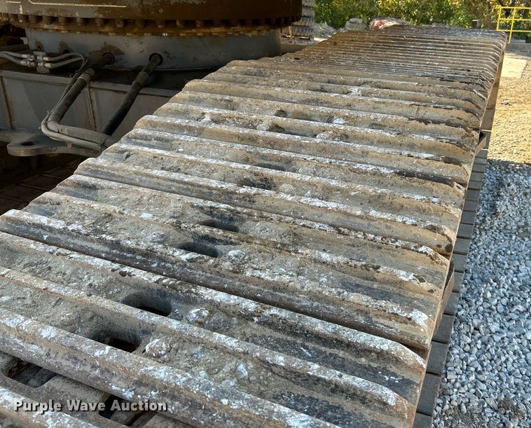 image for item NR9028 2000 New Holland EC600  excavator