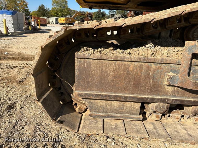 image for item NR9028 2000 New Holland EC600  excavator