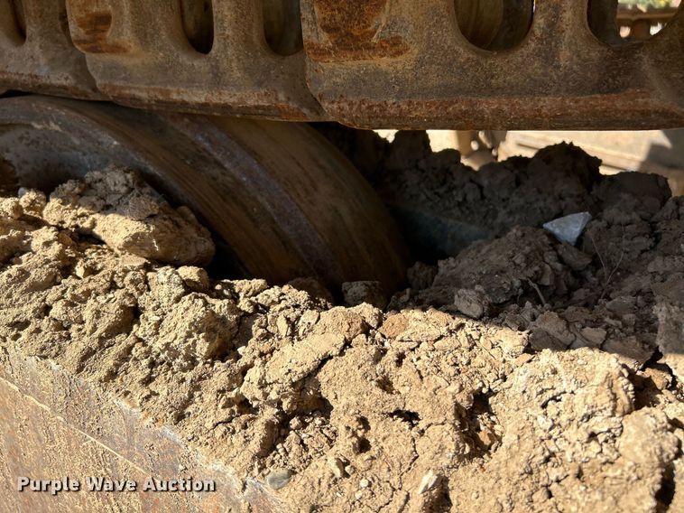 image for item NR9028 2000 New Holland EC600  excavator