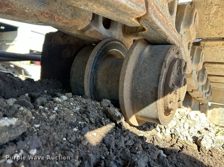 image for item NR9028 2000 New Holland EC600  excavator