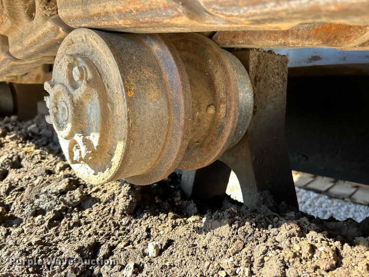 image for item NR9028 2000 New Holland EC600  excavator