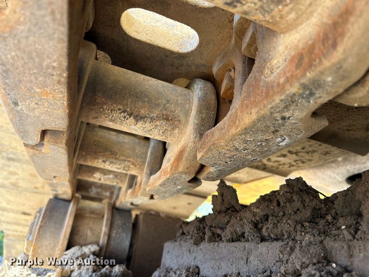 image for item NR9028 2000 New Holland EC600  excavator