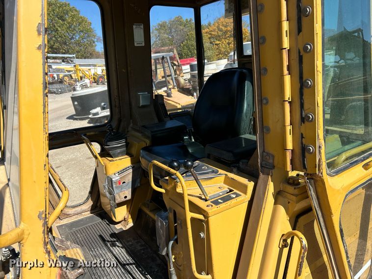 image for item NR9270 1997 Caterpillar 963B  track loader