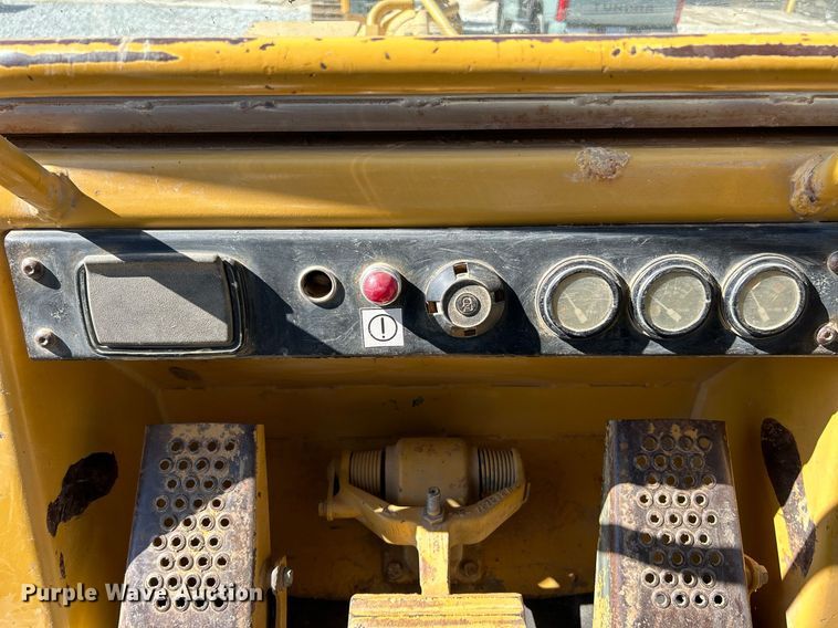 image for item NR9270 1997 Caterpillar 963B  track loader