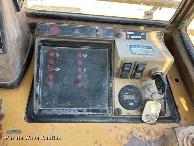 image for item NR9270 1997 Caterpillar 963B  track loader