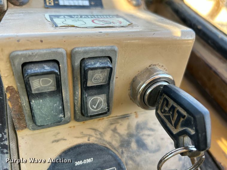 image for item NR9270 1997 Caterpillar 963B  track loader