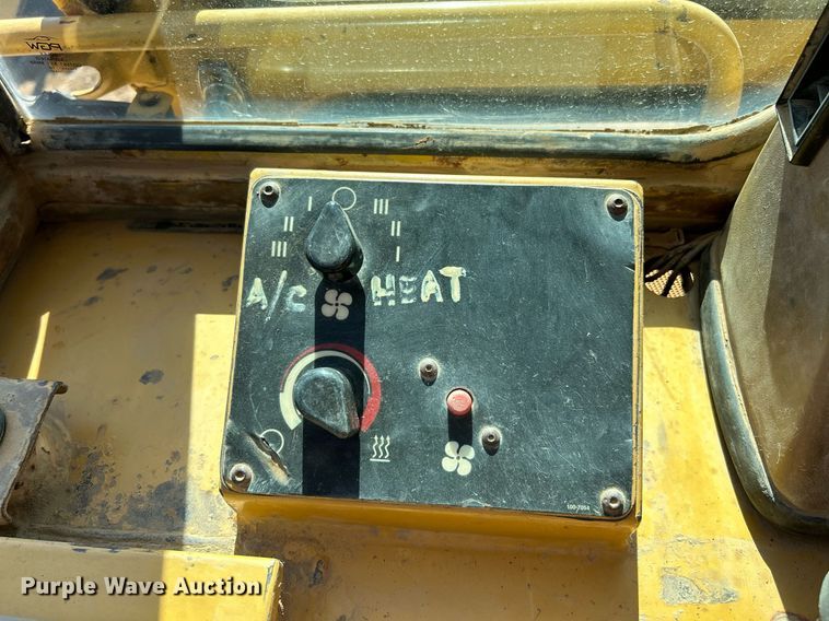 image for item NR9270 1997 Caterpillar 963B  track loader