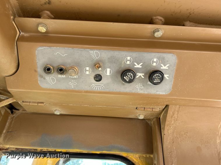 image for item NR9270 1997 Caterpillar 963B  track loader