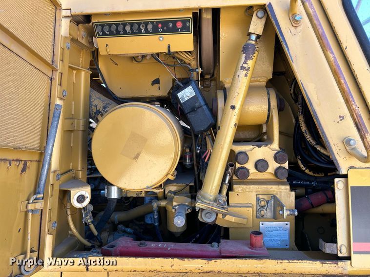 image for item NR9270 1997 Caterpillar 963B  track loader