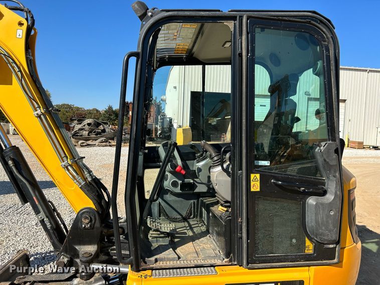 image for item NR9271 2015 JCB 67C-1  mini excavator