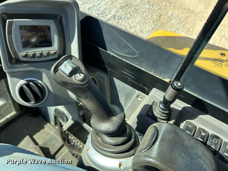 image for item NR9271 2015 JCB 67C-1  mini excavator