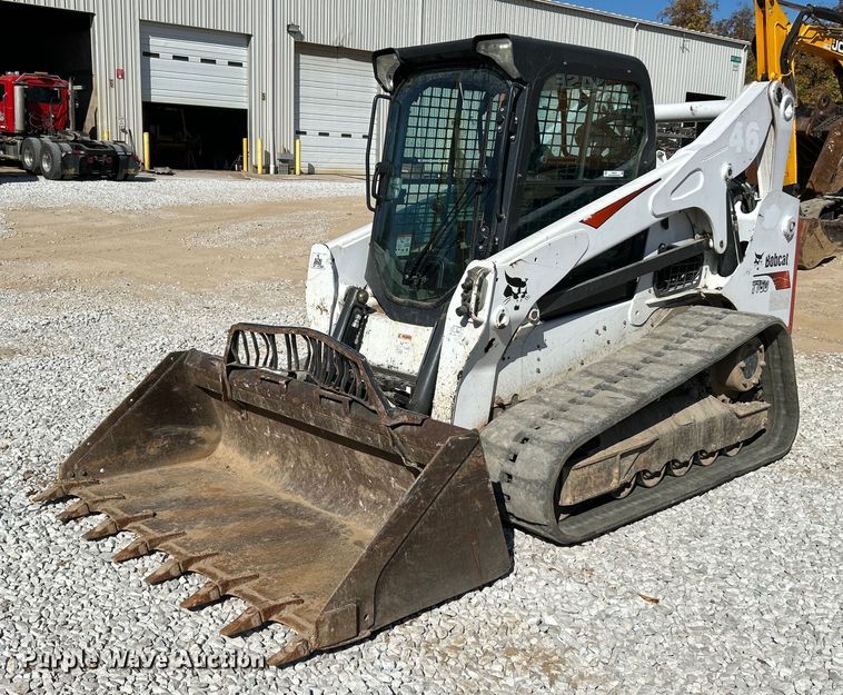 image for item NR9273 2017 Bobcat T750  tracked skid steer loader