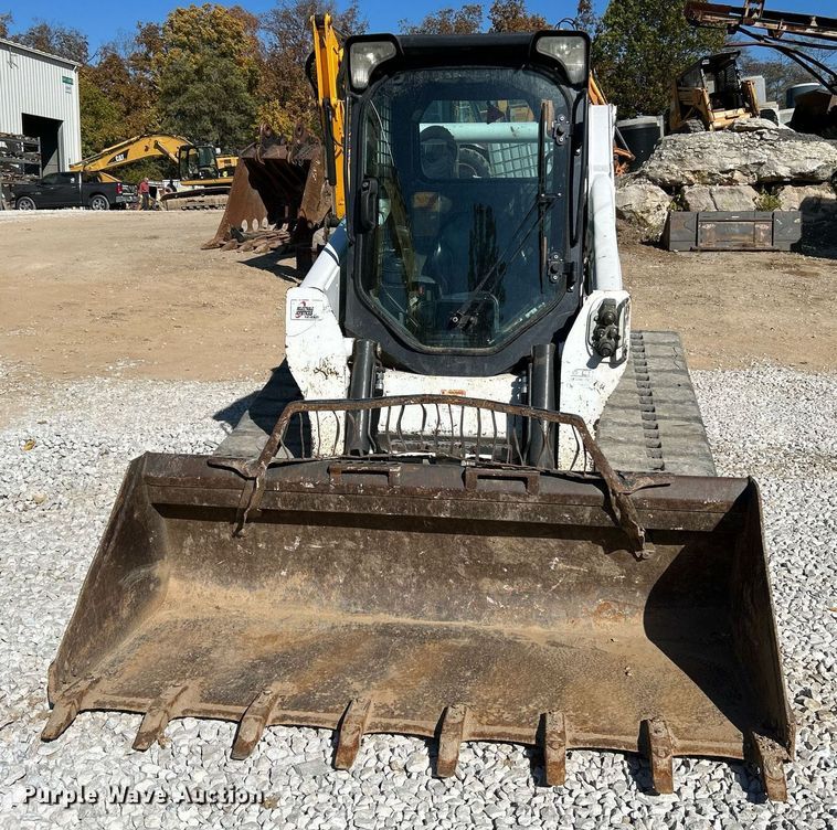 image for item NR9273 2017 Bobcat T750  tracked skid steer loader