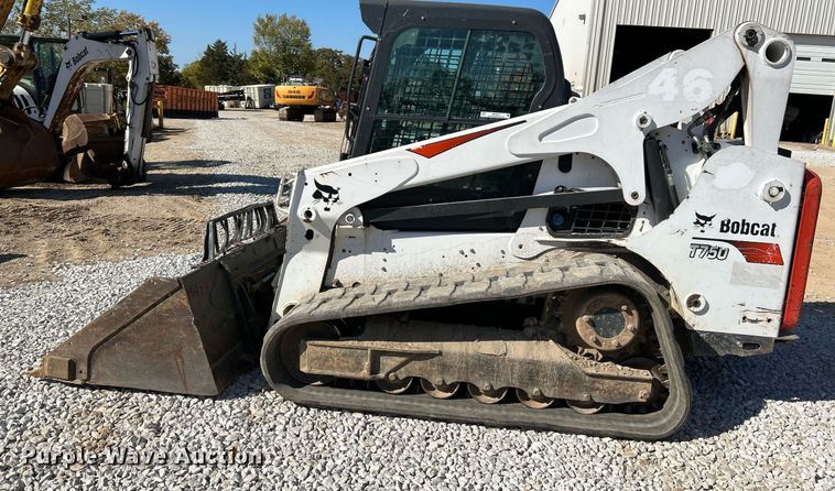 image for item NR9273 2017 Bobcat T750  tracked skid steer loader