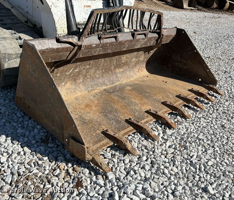 image for item NR9273 2017 Bobcat T750  tracked skid steer loader