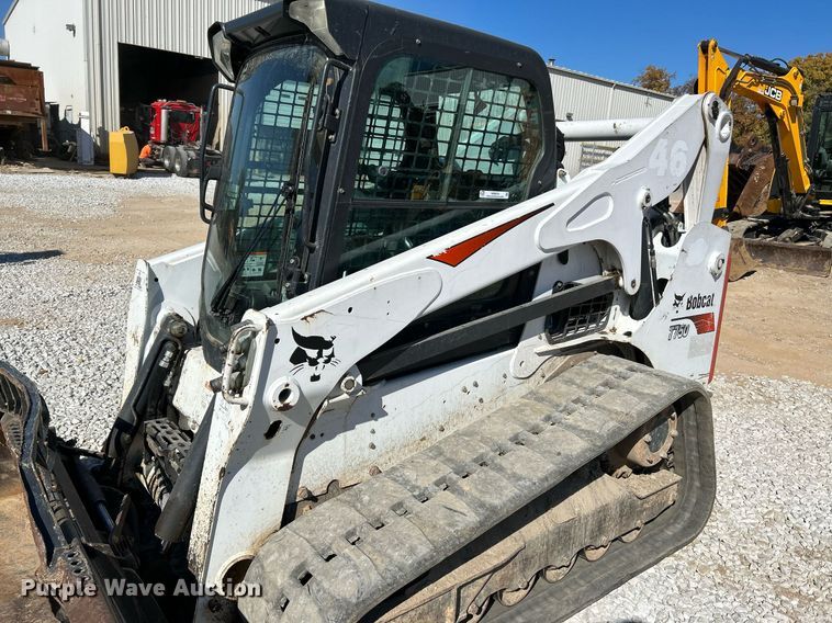 image for item NR9273 2017 Bobcat T750  tracked skid steer loader