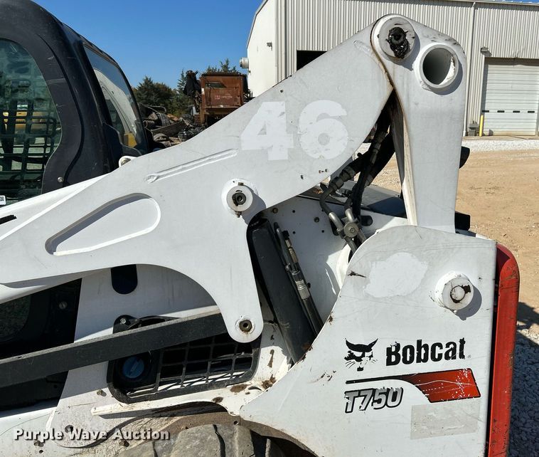 image for item NR9273 2017 Bobcat T750  tracked skid steer loader